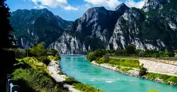 Garda czy Como - Które jezioro we Włoszech wybrać? Porównanie atrakcji Como i Gardy 2023