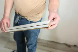 Jak ciąć listwy podłogowe? Perfekcyjne narożniki bez błędów!