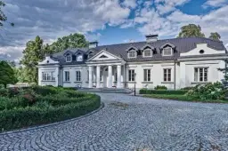 Dworek Droblin - historia, architektura i luksusowy hotel w parku