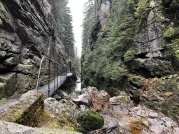 Szklarska Poręba: Karkonosze i Izery które góry wybrać?