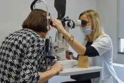 Ile kosztuje operacja jaskry? Ceny zabiegów i co warto wiedzieć