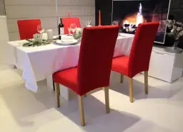 Pokrowce na krzesła: wybór, styl i jak dopasować do wystroju wnętrza?