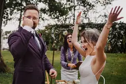 Pytania do fotografa ślubnego: Kluczowa lista przed umową