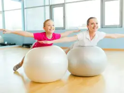 Jak dobrać idealny rozmiar piłki do skakania dla dziecka – poradnik dla rodziców