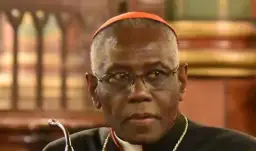 Kardynał Sarah odwołany? Prawda o jego rezygnacji i przyszłości