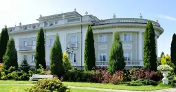 Zabytkowy dworek Otrębusy - historia, atrakcje i wydarzenia