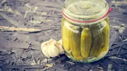 Ogórki w strogonowie: Kiszone czy konserwowe? Sekret smaku!