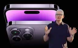 Tim Cook obok fioletowego iPhone'a 14 z widocznym modułem aparatów.