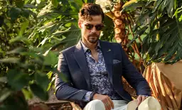 Jakie spodnie do granatowej marynarki? Odkryj idealne stylizacje na każdą okazję