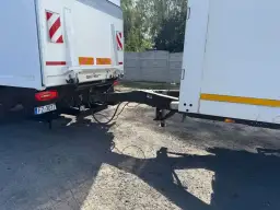 Koffer naczepa co to jest? Kluczowe informacje i zastosowania