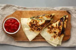 Jak zrobić pyszną tortillę z fetą: prosty przepis krok po kroku [PRZEPIS]