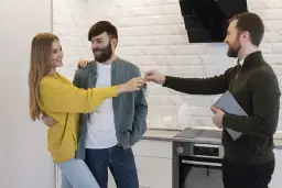 Obowiązki po zmianie właściciela nieruchomości: uniknij kar i pułapek!