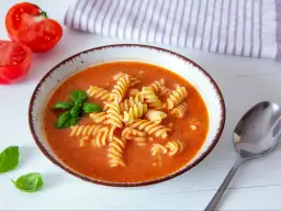 Jak się gotuje zupę pomidorową - łatwy przepis na pyszną zupę