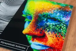 Druk na folii lentikularnej – jak wykorzystać tę niezwykłą technologię?