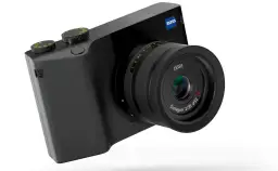 Elegancki aparat Zeiss ZX1 z obiektywem Distagon 2/35.