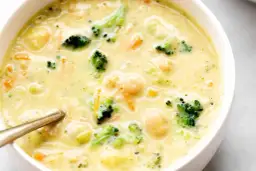 Jak zaprawić zupę – proste metody na idealną konsystencję zupy