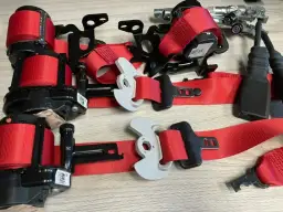 Ile kosztuje wymiana pasów bezpieczeństwa? Zobacz, co wpływa na cenę