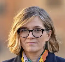 Magdalena Biejat jaka partia? Odkryj, kto ją wspiera i dlaczego