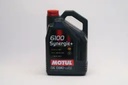 Motul 6100 Synergie+ 10W40 5L - najlepszy wybór dla Twojego silnika