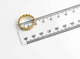 Jak zmierzyć rozmiar pierścionka w domu? Uniknij pomyłek!