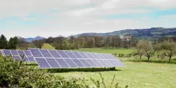 Panele słoneczne dla Twojej działki - sprawdź jakie zestawy fotowoltaiczne się opłacają!