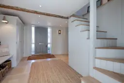 Jak odnowić boazerię w przedpokoju: prosty poradnik krok po kroku