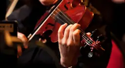 Ile strun mają skrzypce? Odkryj tajemnice ich brzmienia