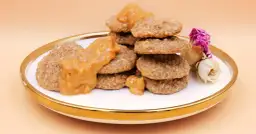 Ciastka z bananem i masłem orzechowym zaskoczą każdego gościa!