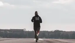 Jak bieganie wpływa na organizm? Odkryj zdrowotne korzyści!