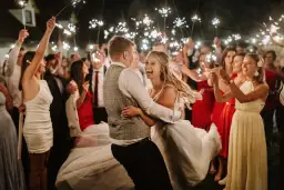 Ile zimnych ogni na wesele: ile sztuk potrzebujesz na swój dzień?