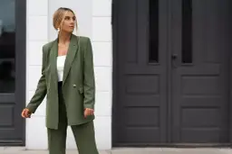 Jak się ubrać na co dzień: praktyczne zasady stylowych stylizacji