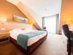 Nocleg tranzytowy co to znaczy? Poznaj jego zalety i zastosowanie