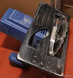 Jak zrobić prowadnice do pilarki, aby uniknąć niedokładnych cięć