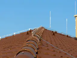 Instalacja odgromowa na blachodachówce: co musisz wiedzieć?