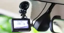 Jak zamontować kamerę w samochodzie - uniknij najczęstszych błędów