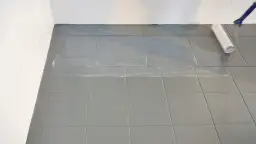 Jak odnowić kafelki na podłodze i uniknąć kosztownych błędów