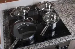 Najlepsze garnki na indukcję ranking – wybierz idealny zestaw dla siebie