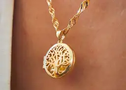 Drzewo Życia na szyi: Co oznacza Twój talizman?