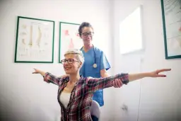 Czy fizjoterapeuta może wystawić skierowanie na zabiegi? Sprawdź!