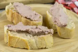 Domowy pasztet w lodówce: Uwaga na niebezpieczne objawy zepsucia!