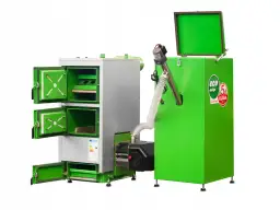 Nowoczesny kocioł co z podajnikiem, zielony, z otwartymi drzwiczkami, klasa 5, eco design.