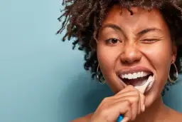 Sennik mycie zębów - interpretacja snu