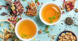 Jak parzyć herbatę liściastą? Poradnik mistrza smaku!