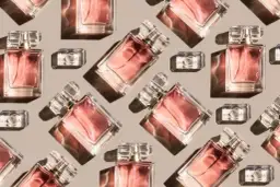 Perfum czy perfumów? Rozwiej wątpliwości raz na zawsze!