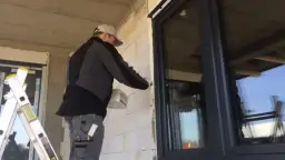 Czym pokryć piankę montażową? Najlepsze rozwiązania i porady