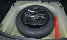 Koło zapasowe ile można jechać – ograniczenia i ryzyko długiej jazdy