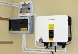 Jak działa falownik hybrydowy i dlaczego warto go wybrać?