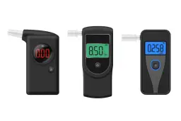 Trzy alkomaty pokazują różne wyniki: 0.00, 8.50‰ i 0.258 mg/L. Które badanie alkomatem się liczy?