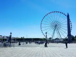 Kiedy jechać do Paryża, by uniknąć tłumów i cieszyć się miastem