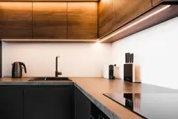 Oświetlenie LED do kuchni: Planuj mądrze, uniknij błędów!